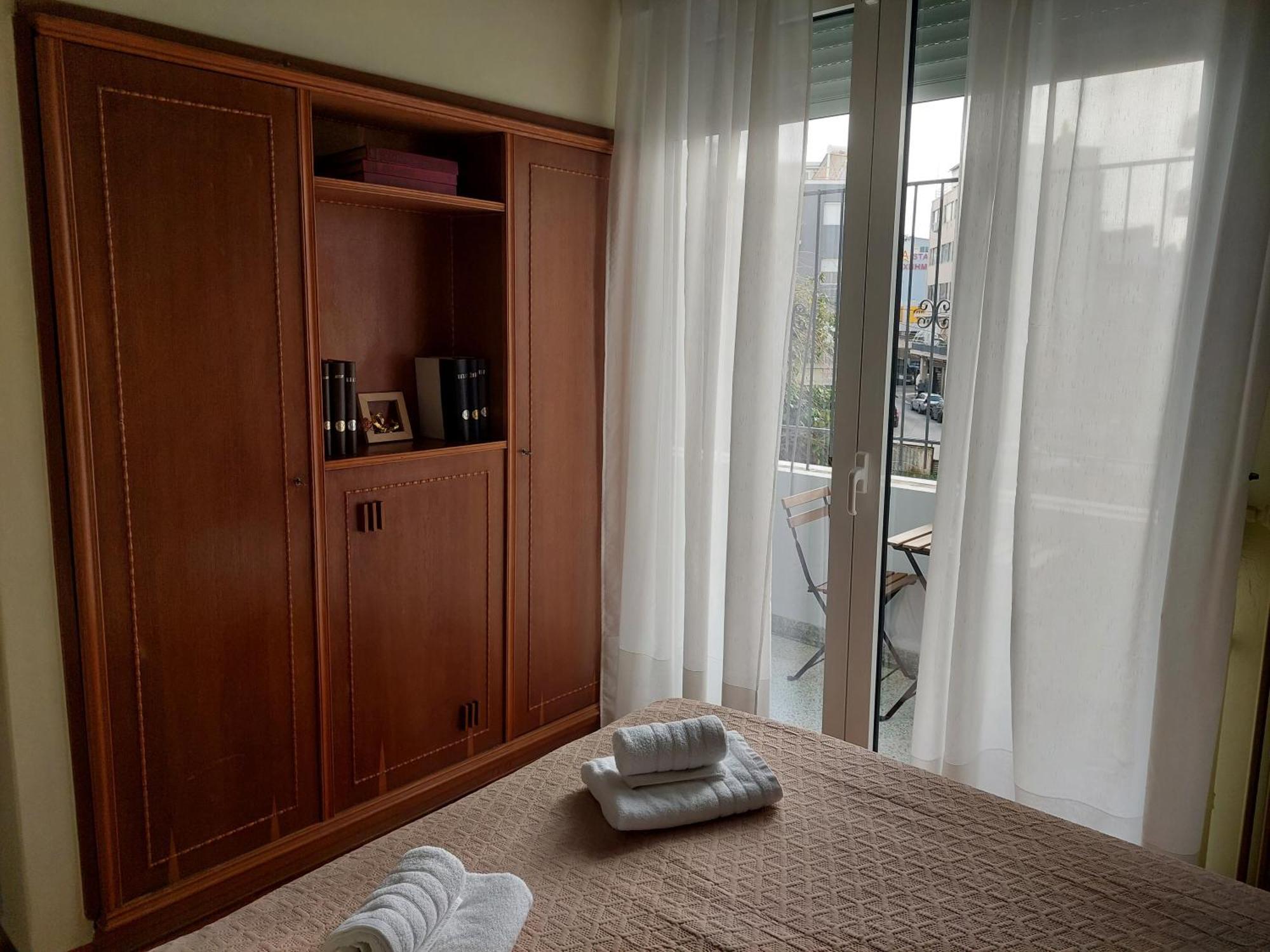 Bmv Apartments Athens Room photo